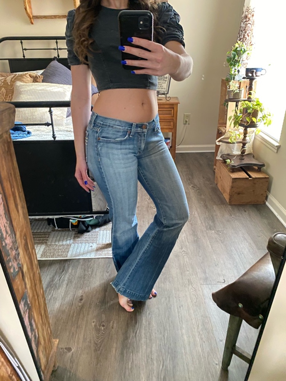 7 for all Mankind Vintage Mid-Rise Flared Light Blue Denim Jeans — Women’s 28 - Picture 1 of 10